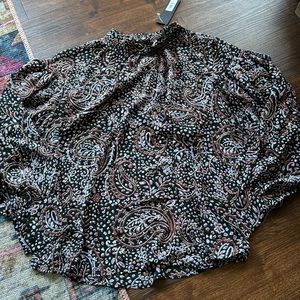 BANANA REPUBLIC - NWT patterned blouse
